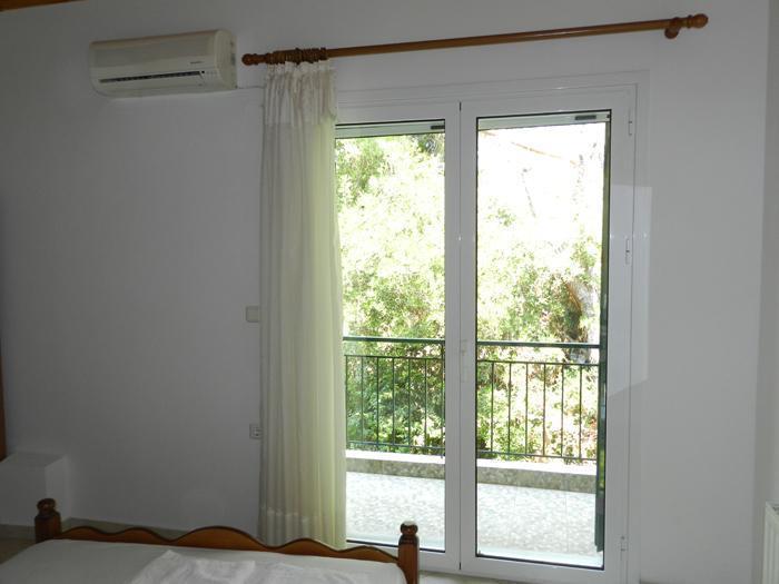 Georgia Hotel Nikiana Buitenkant foto
