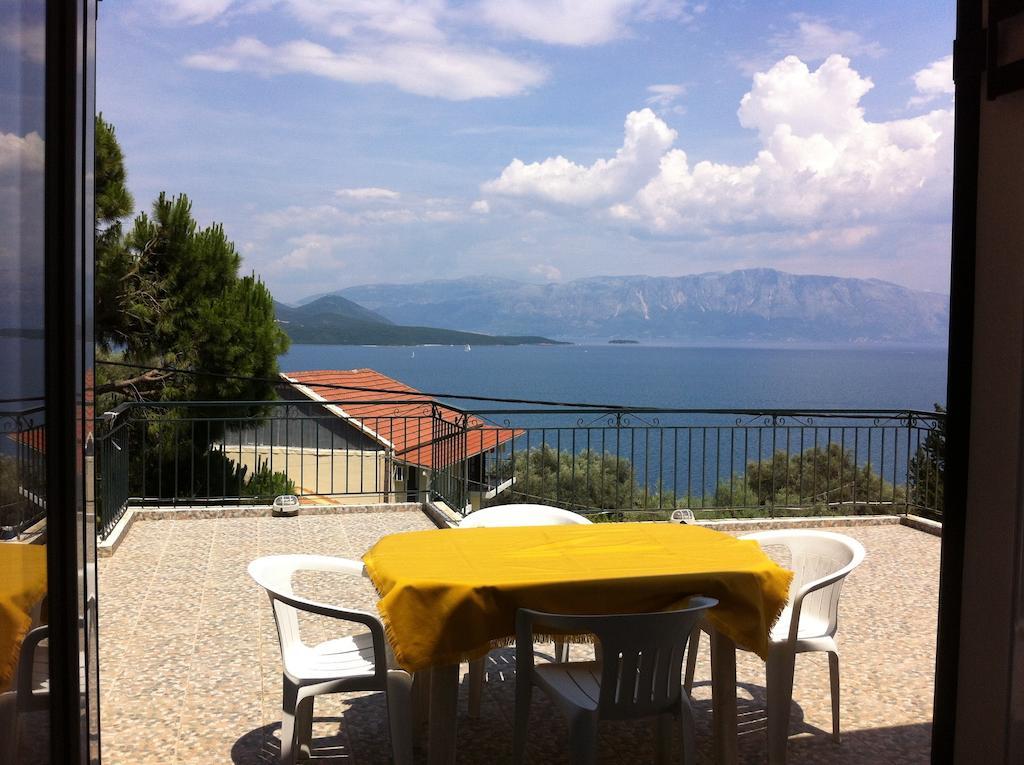 Georgia Hotel Nikiana Buitenkant foto